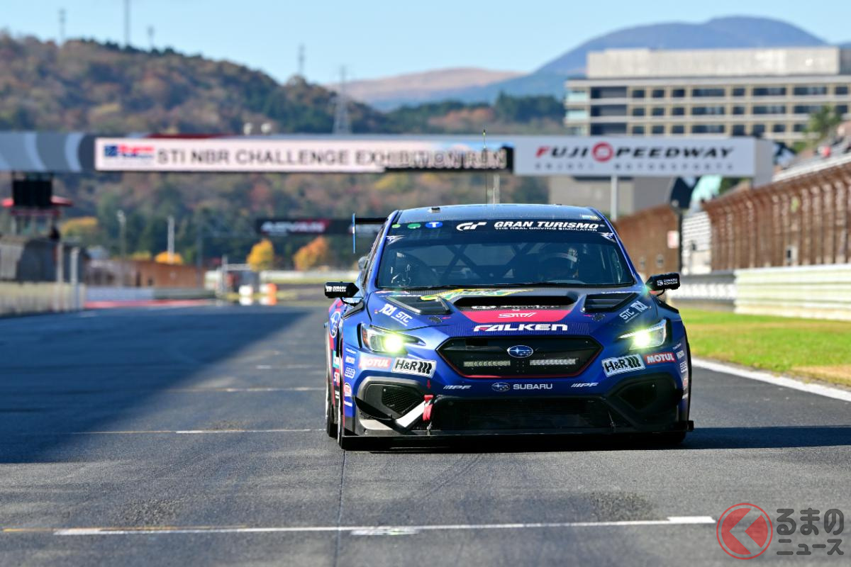 今年ニュルブルクリンク24時間を走ったマシンが颯爽とデモランを披露!