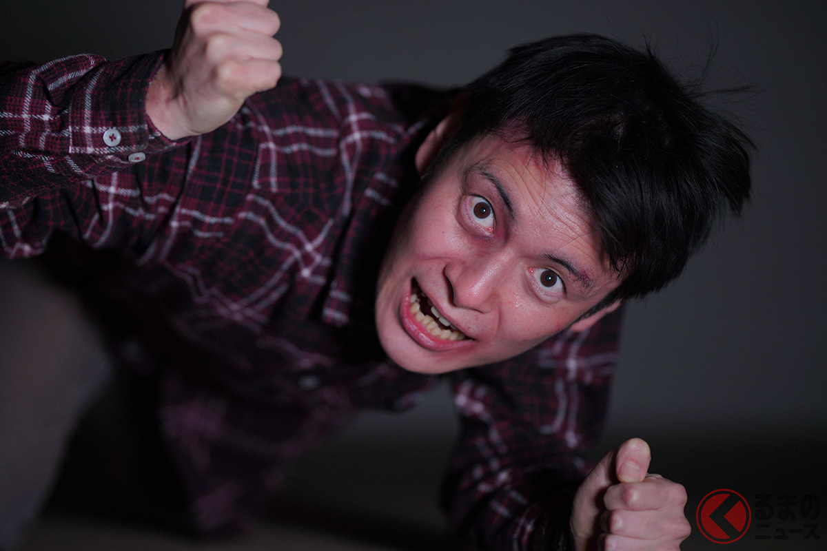 雪道を夏タイヤで走るなんて…ありえない!(画像:フォトAC)