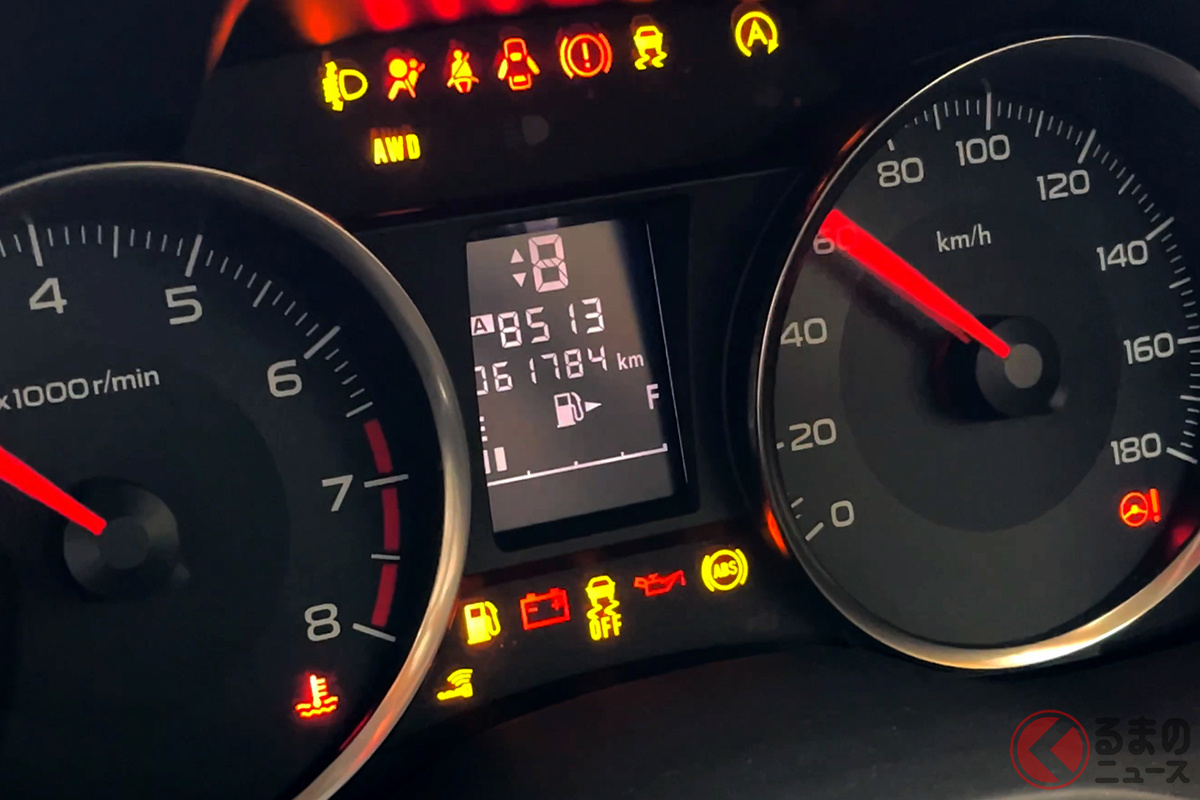 こんなにあるの…? クルマの様々な警告灯