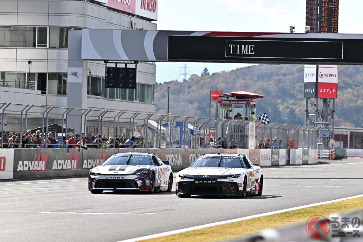 富士スピードウェイのホームストレートを爆音で駆け抜けていった（撮影：雪岡 直樹）