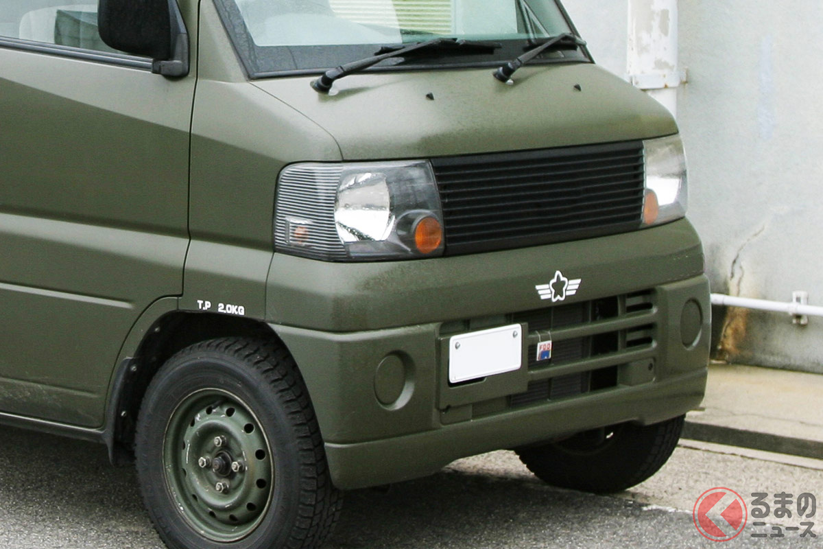 全国の警察に軽トラック(軽トラ)を配備!(画像は航空自衛隊の業務車両)