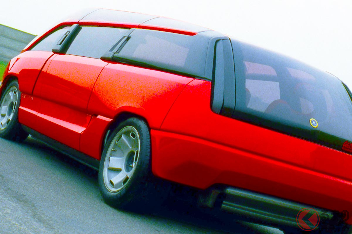 ランボルギーニが開発した「ミニバン」はV12エンジン搭載!