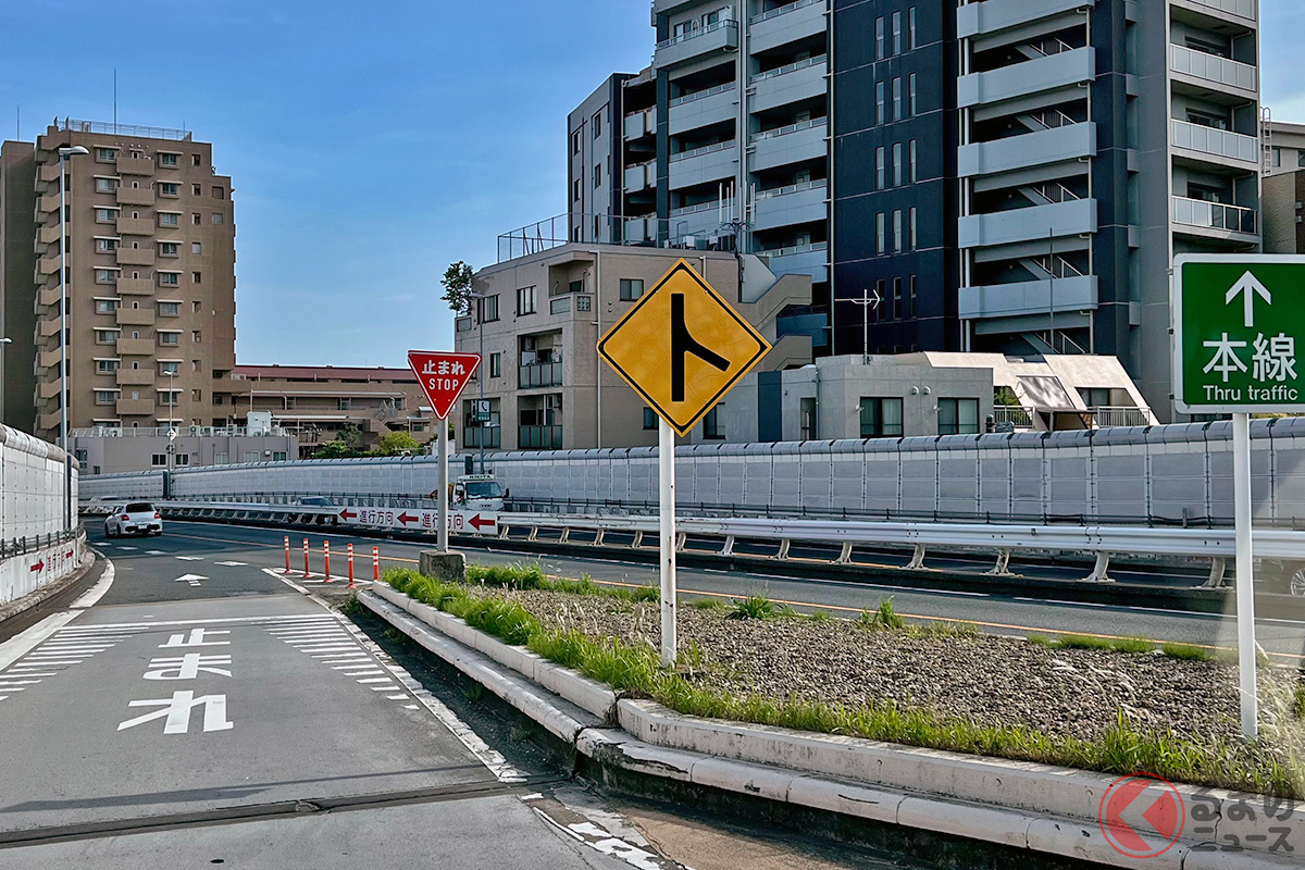 一時停止のうえ、すぐに高速本線へ合流…都市高速などでしばしば見られる合流です［画像はイメージです］