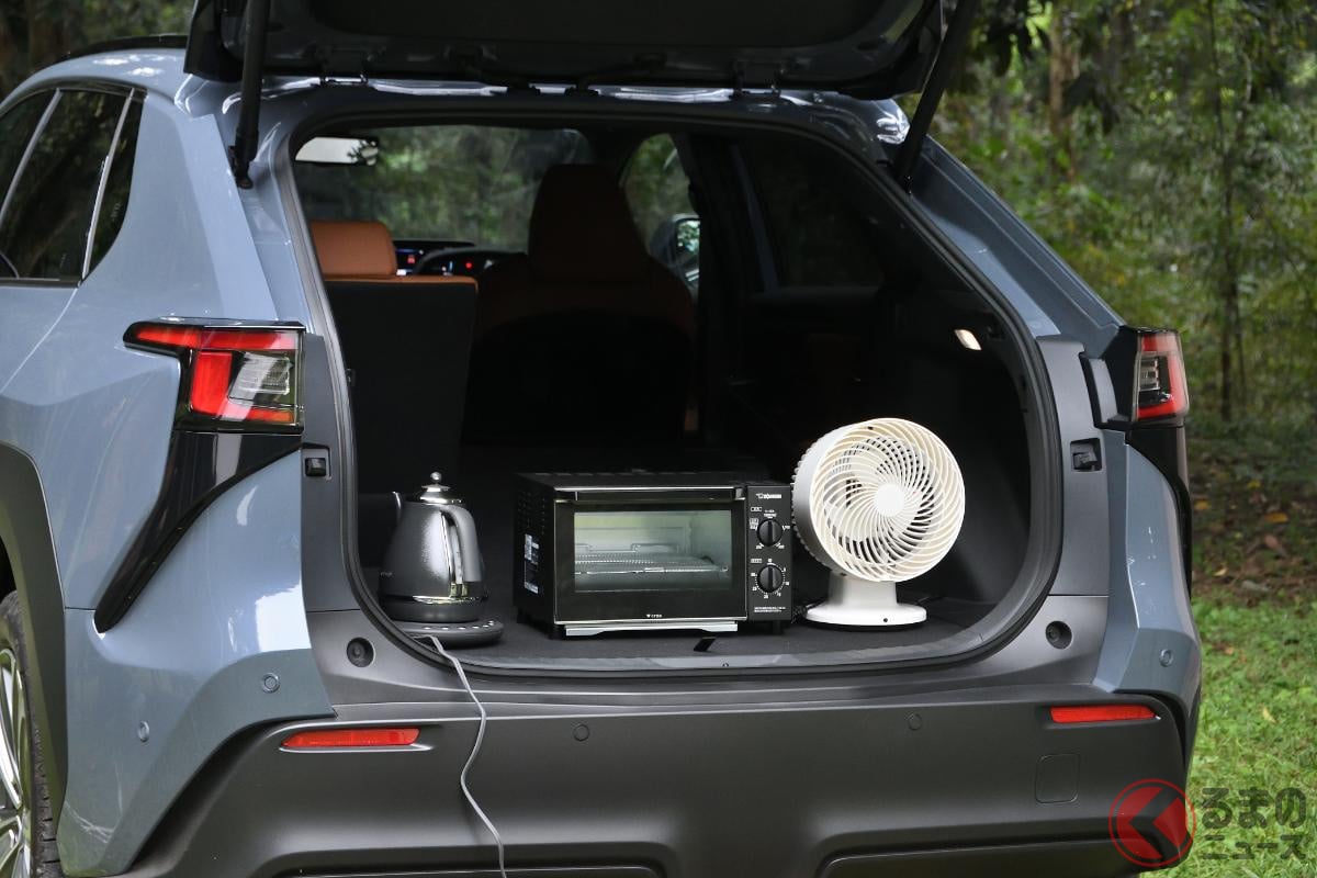 荷室には100V/1500W出力のコンセントを採用。アウトドアでも消費電力の大きな電気製品を使えるほか、緊急時にはクルマを外部電源として活用できる