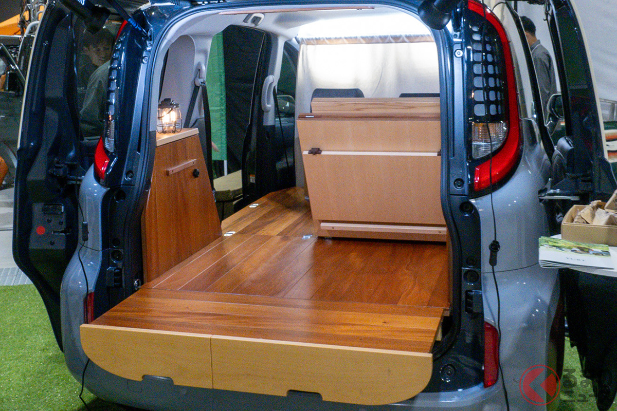 高級ウッドをふんだんに使った豪華内装も魅力! YURT「バンライフ ルームキット」とは?