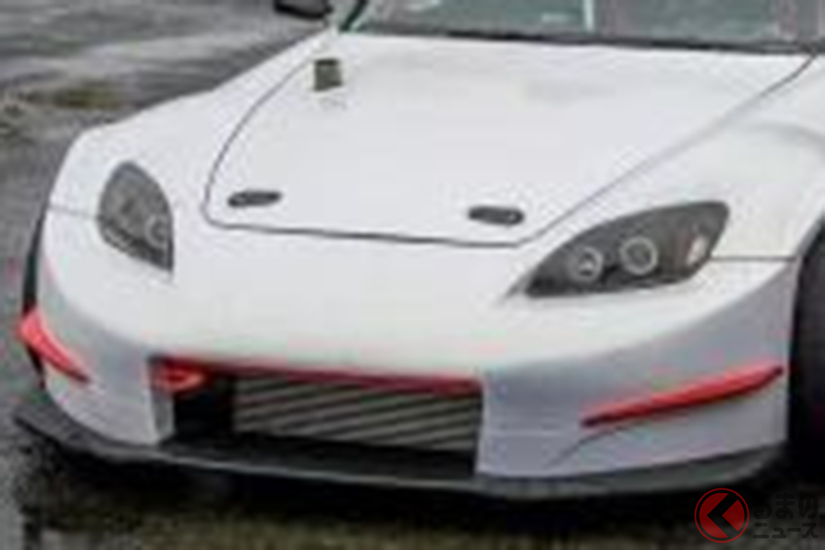 トヨタエンジン搭載!?(Photo:ebay)