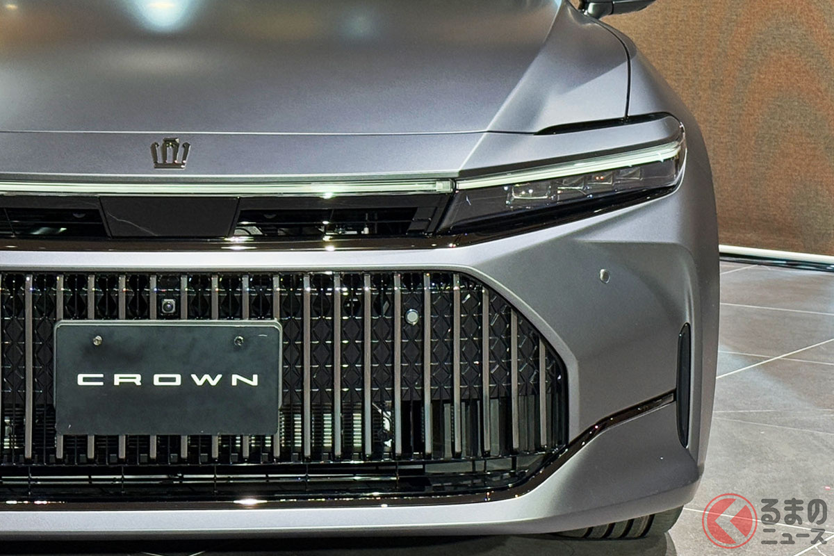 マット塗装がカッコいい特別な「クラウンセダン」
