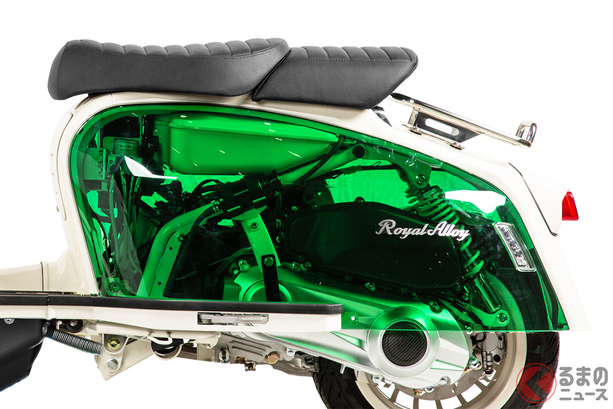 トランスペアレント(透明)サイドカバーを採用し中の構造が丸見え!