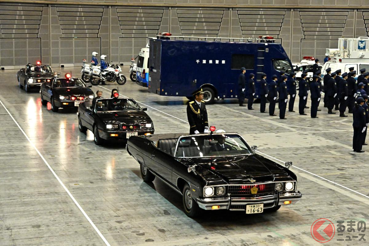 千葉県警察の「年頭視閲(ねんとうしえつ)」で巡閲する儀仗(ぎじょう)用の希少なオープンカー群