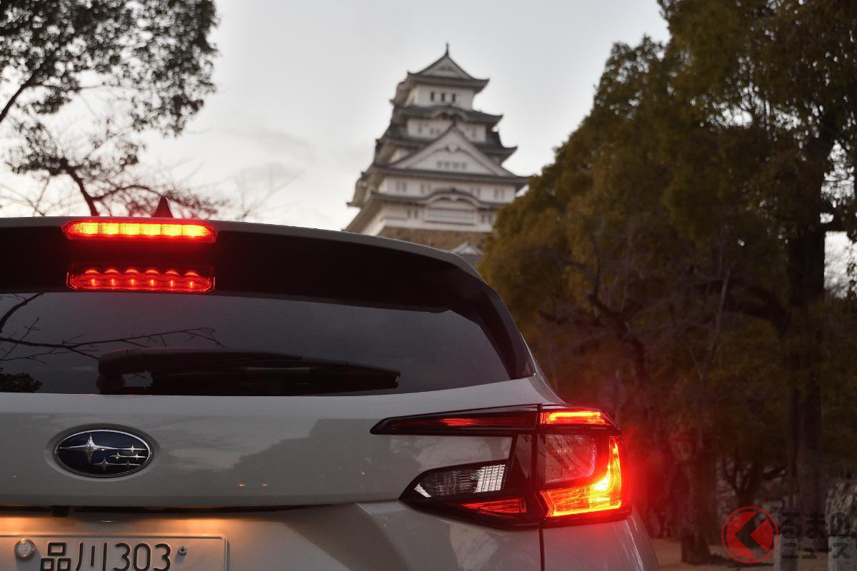 スバル新型「クロストレックe-BOXER(S:HEV)」と姫路城