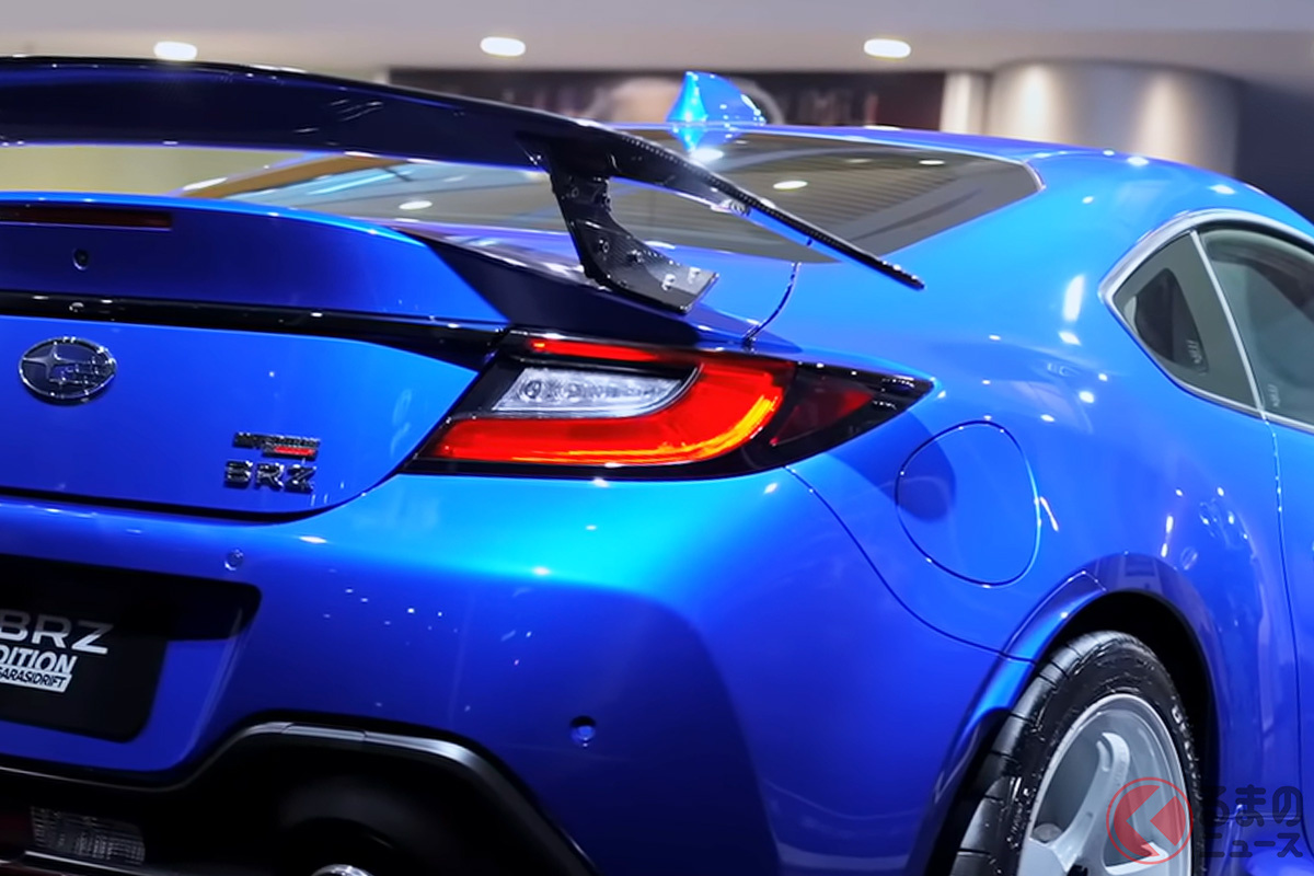 各所に装備されたドライカーボンパーツがカッコイイ!