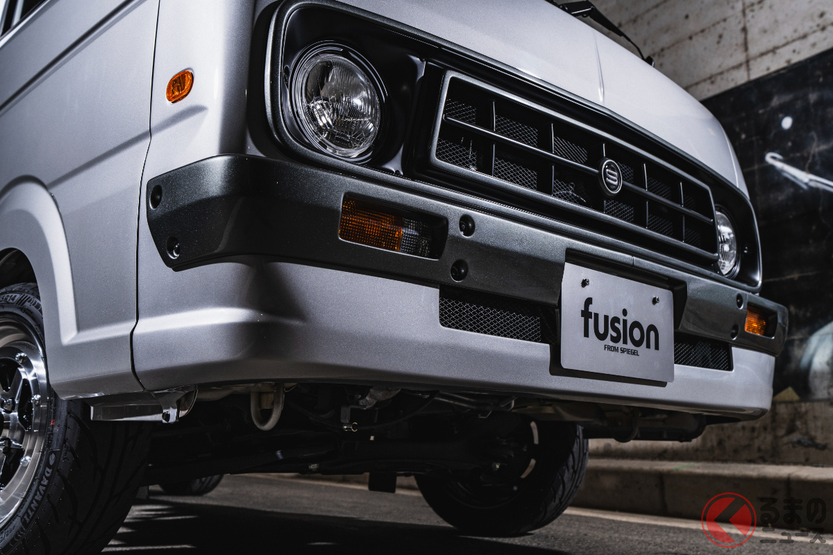 サニトラ顔にカスタムしたスズキ「キャリイ」