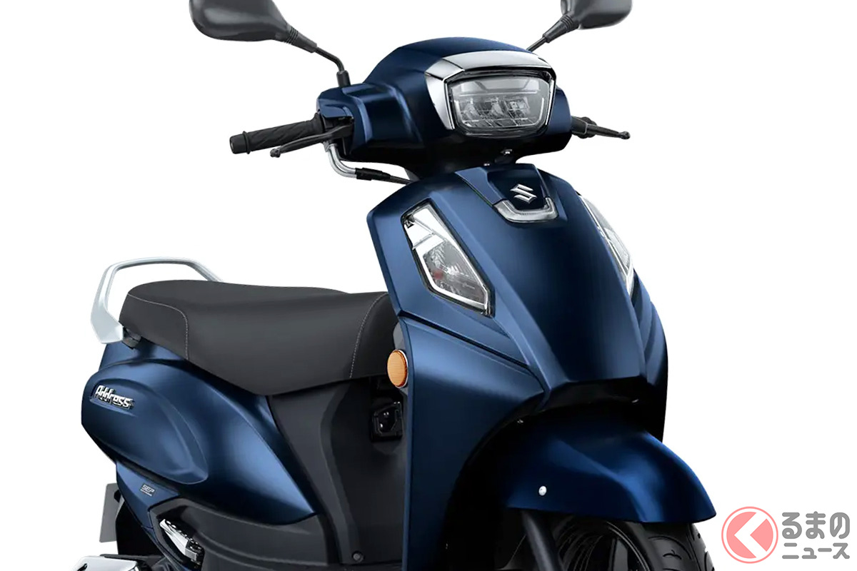 ヘッドライト上部にバイザーが付き全体的に引き締まったスタイリングに