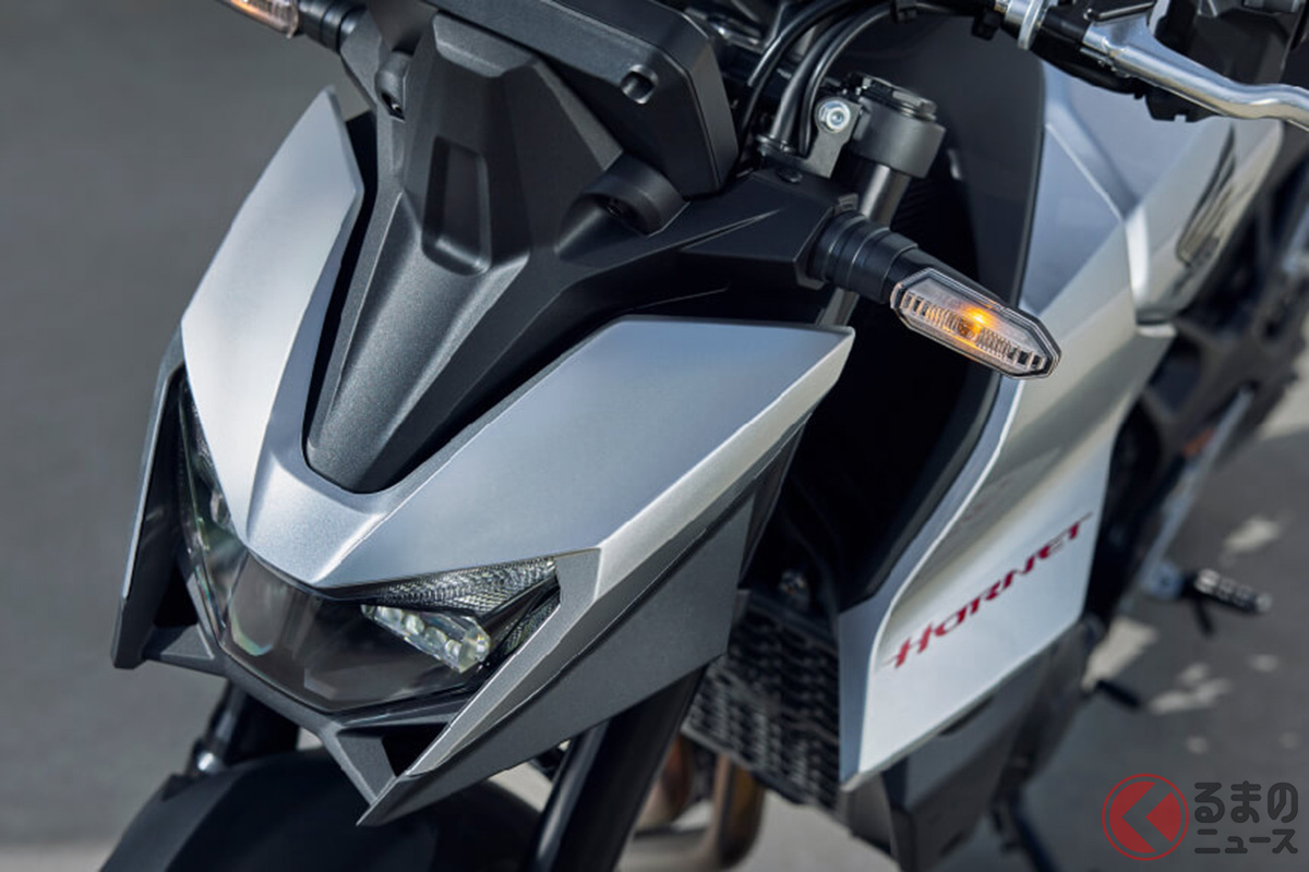 ホンダ新型「CB750 ホーネット」攻撃的でサイバーな新顔がカッコイイ!