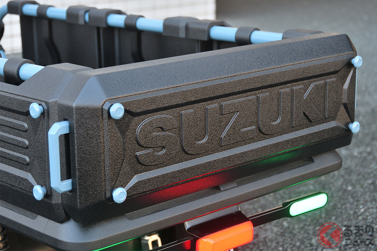 Suzuki's Ultra-Compact, License-Free "Suzu-Cargo": The 1.9m Four-Wheeler You Can Drive on Sidewalks!