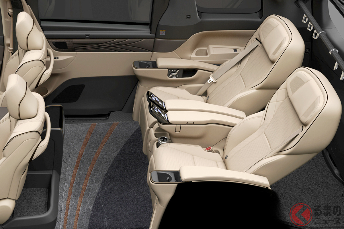 4人乗り「アルファード スペーシャスラウンジ」の豪華な後席