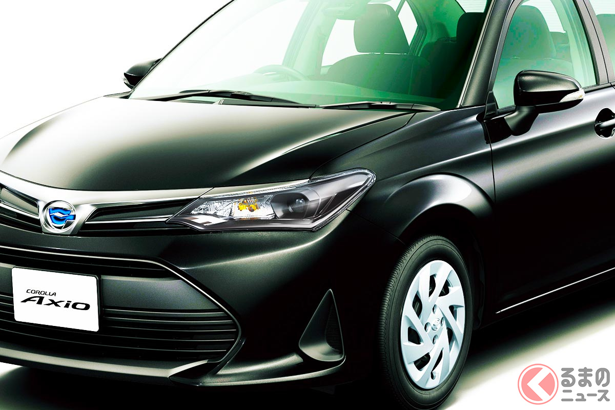 トヨタ「カローラ」なぜ“先代モデルの新車”を今も販売!?