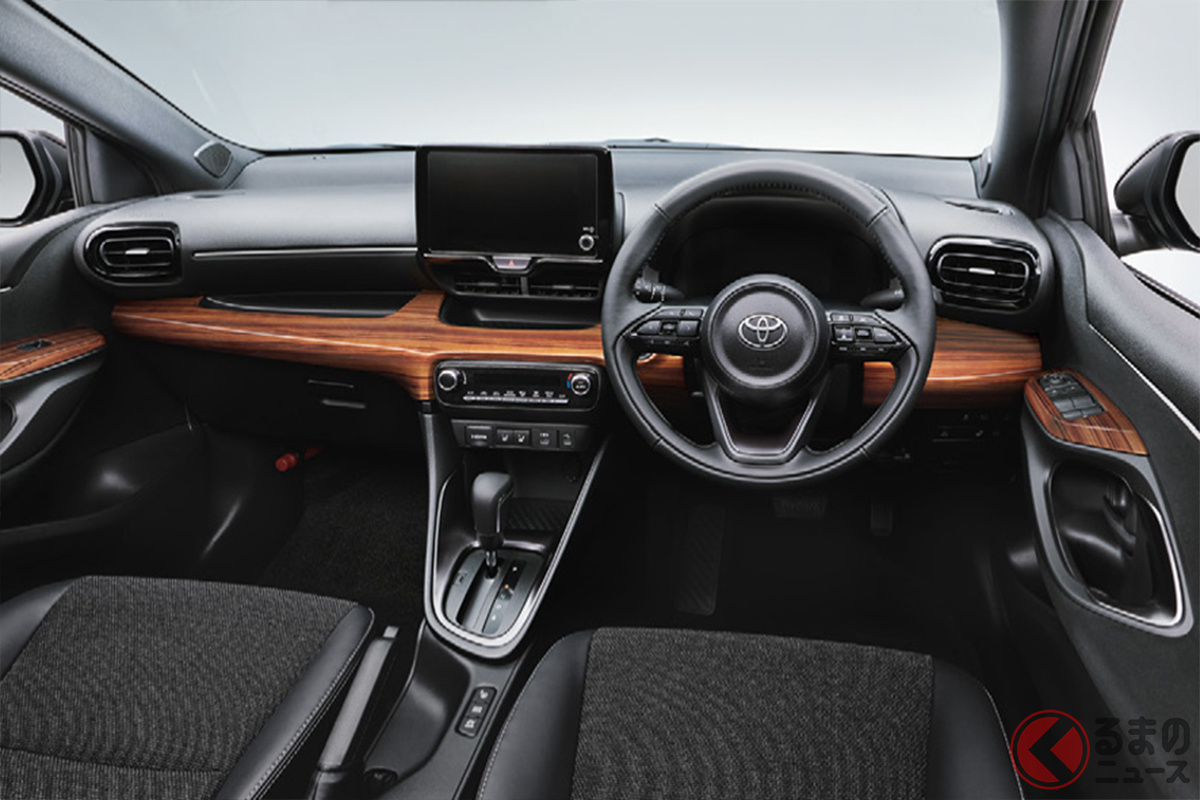 トヨタ一部改良版「ヤリス」の“渋イイ”アクセサリーに反響集まる!