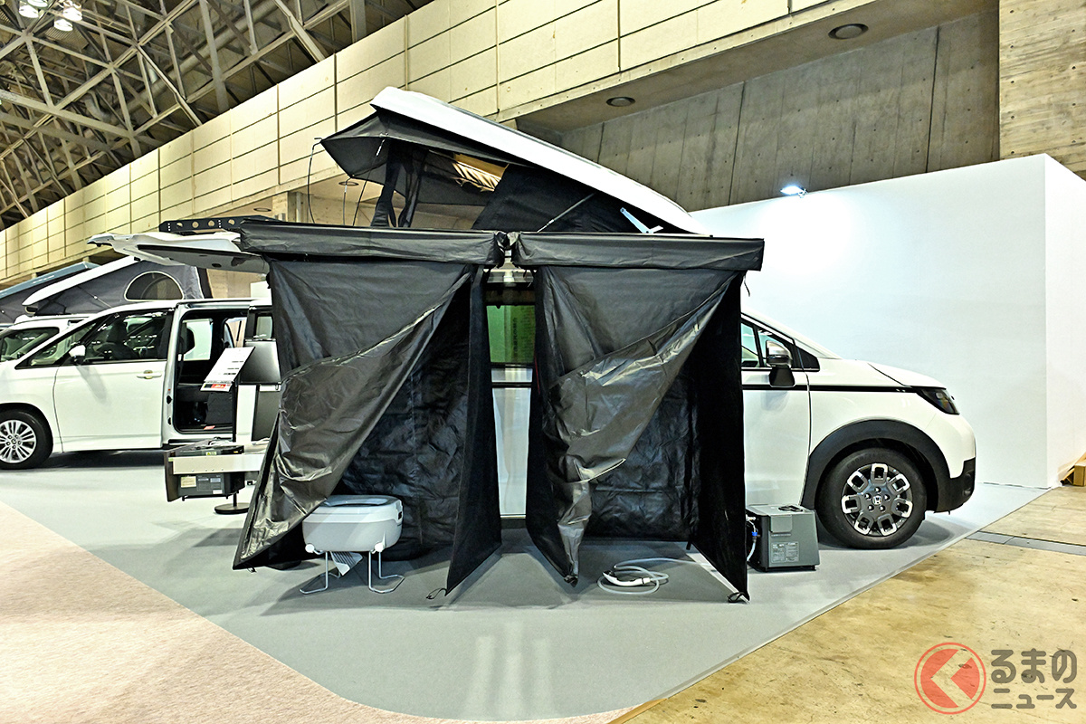 「フリードクロスターStyle_iD」をベースにした防災仕様、その名も「防災くん」!