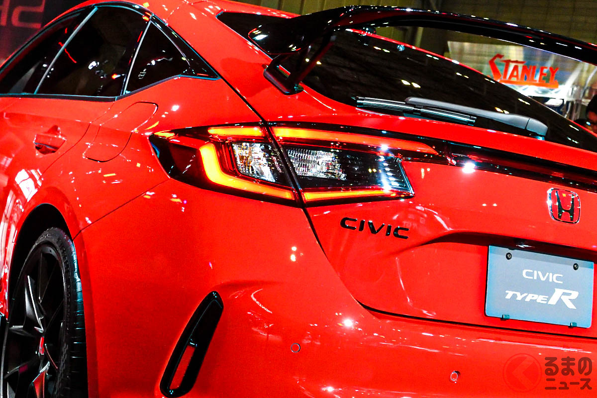 黒くて運転に集中できる?