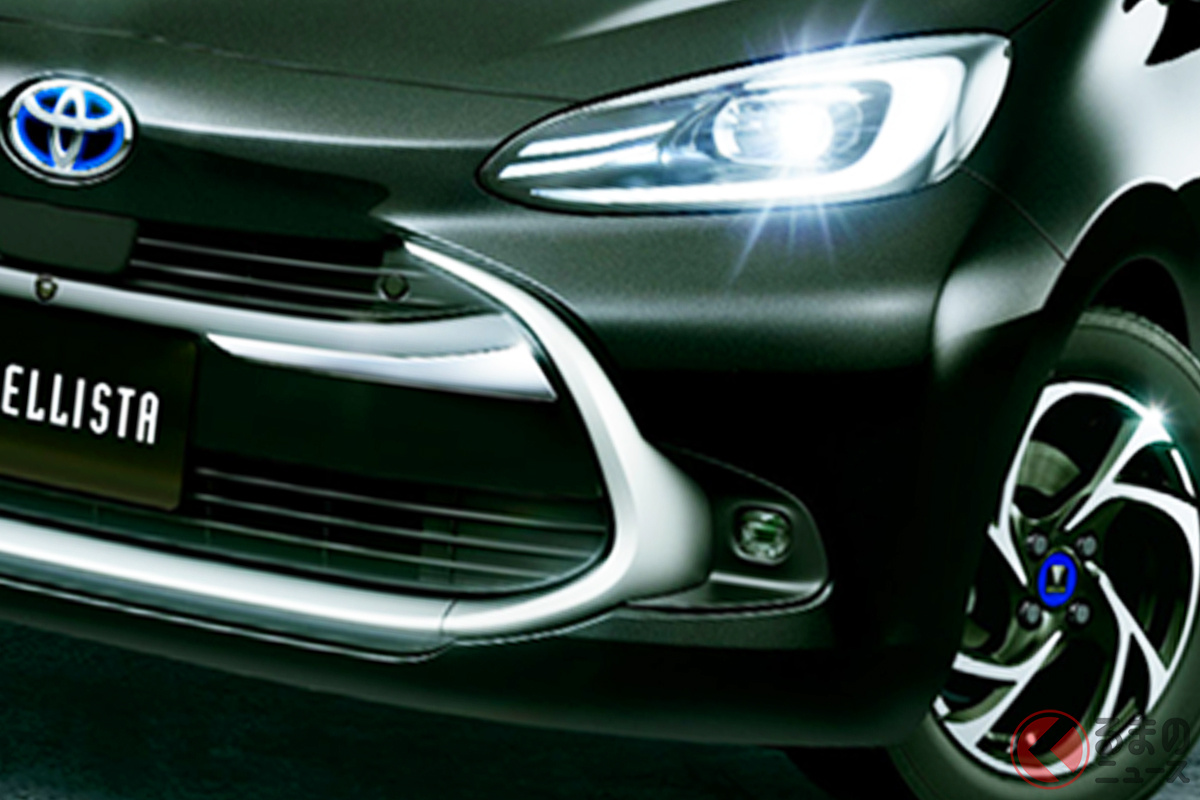 まるでクラシックな高級車風に! トヨタ「アクア」の“渋イイ”レトロ仕様とは?