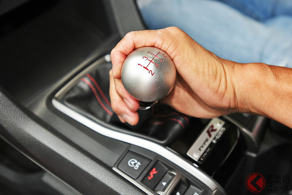 昔は普通だった「MT免許」がオプションに