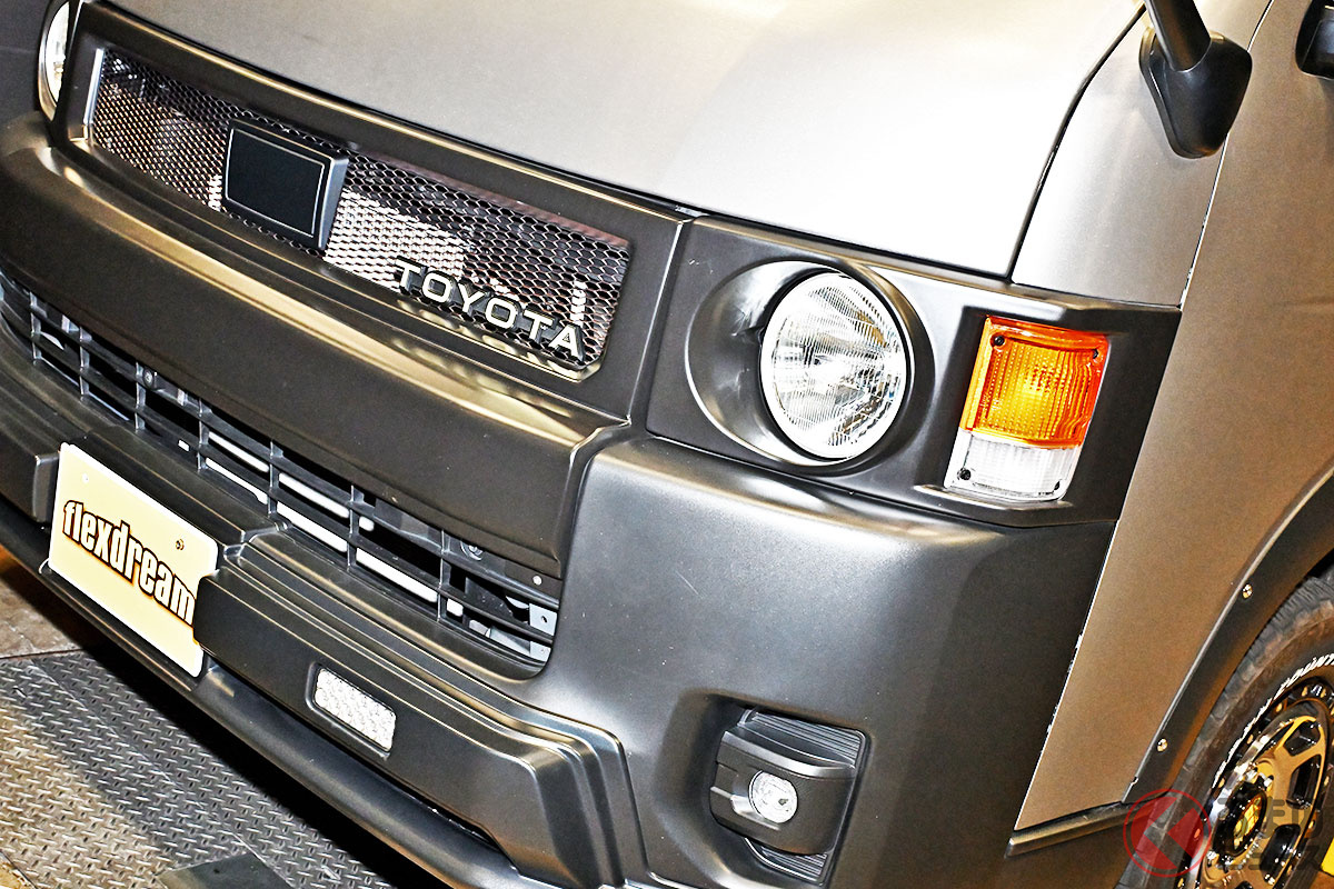 丸目ライト×渋すぎ「チタン」カラーがカッコいいキャンピングカーが登場