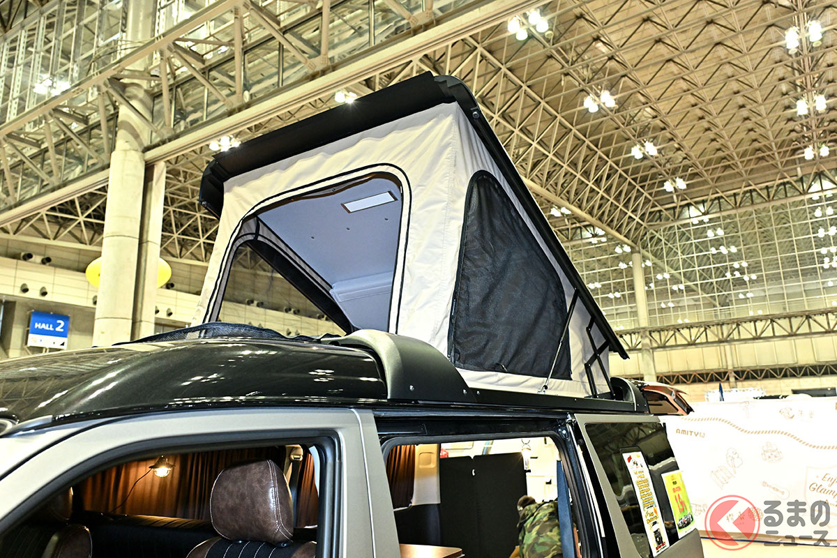 ルーフ上にプラス2名分の就寝を可能とするポップアップルーフテント「AirLoft」を搭載!