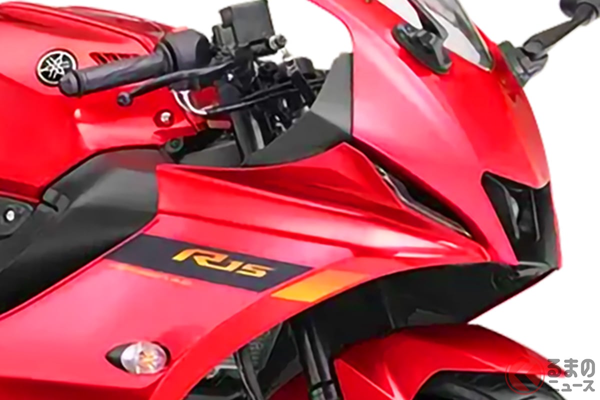 インド仕様ではビビットなレッドカラーもラインナップ!