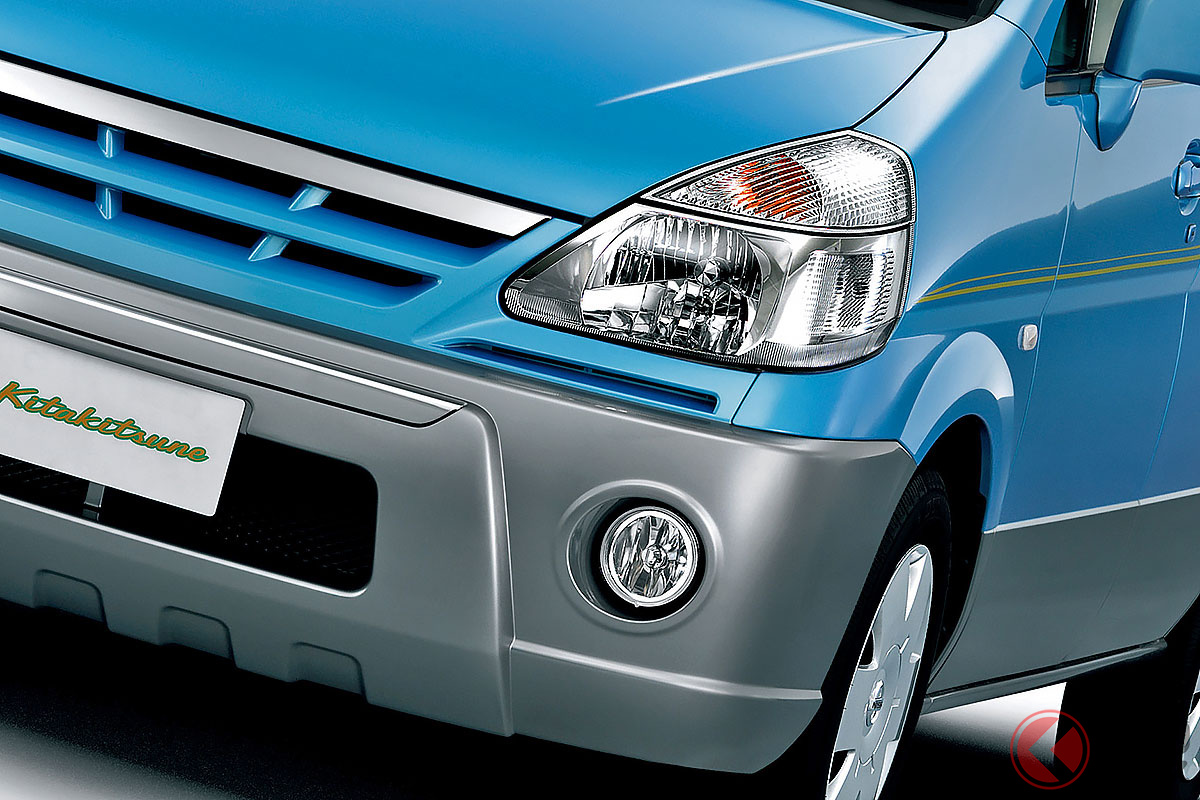 オシャ「グリーン」内装×ゴツ顔の「セレナ“SUV”」があった!