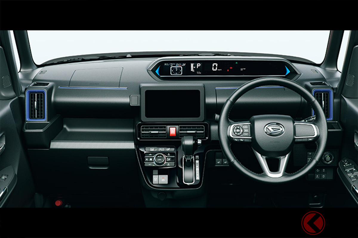 一部に本革を用いた内装からは高級感が漂います。