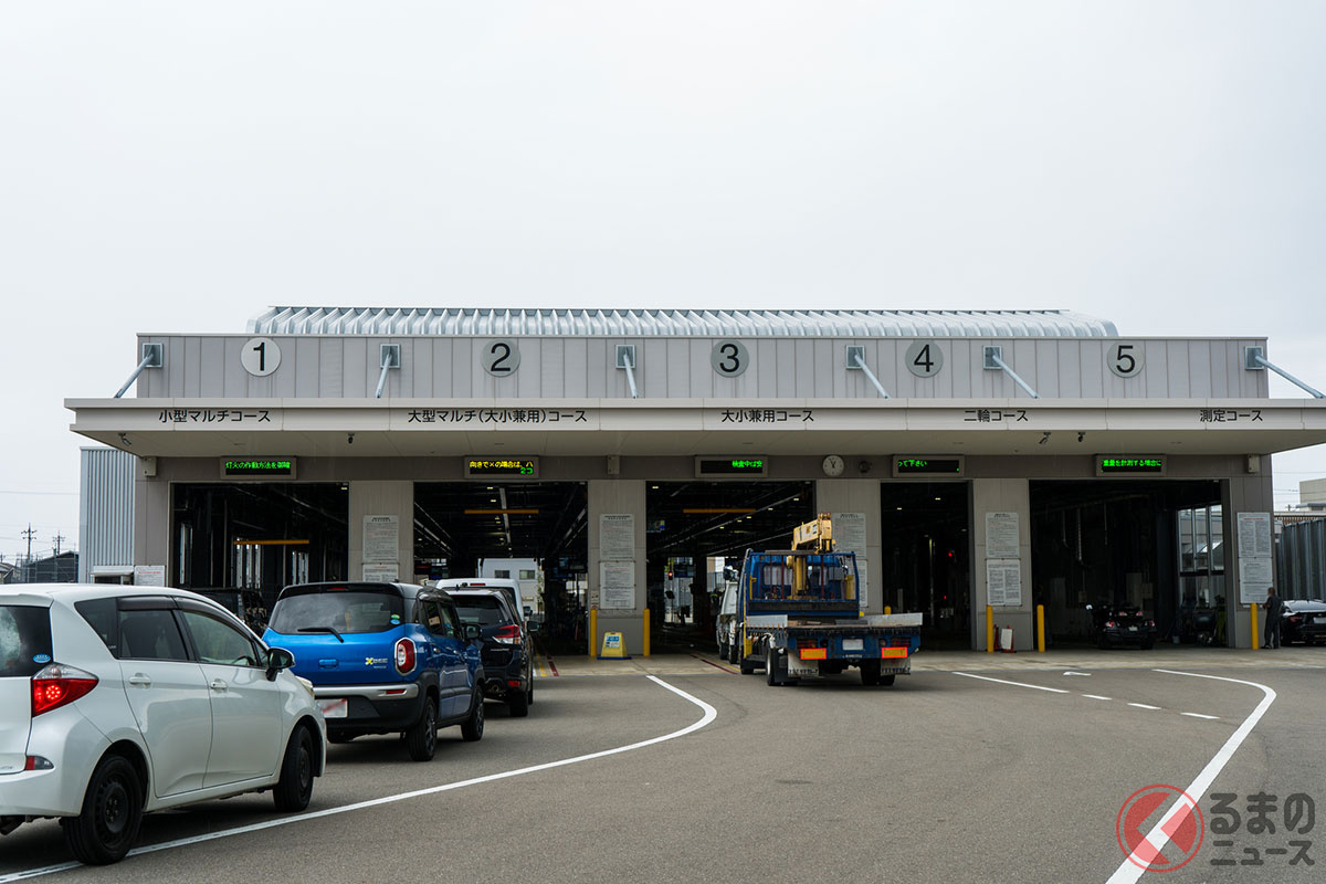 車検場のイメージ(画像:PIXTA)