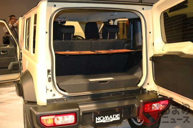 スズキ新型「ジムニーノマド」発表！ 「荷室フラット」＆収納たっぷり