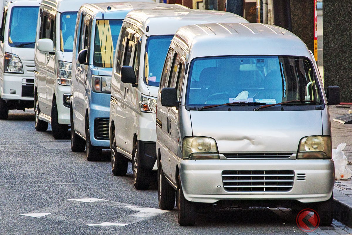 町中にいる軽バンのイメージ(画像:写真AC)。