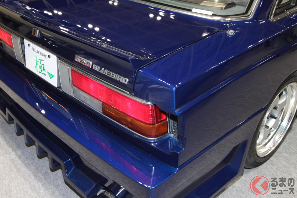 ド迫力フェンダーでワイドになったボディがスゴイ! 「ブルーバード・極」ってどんなクルマ?