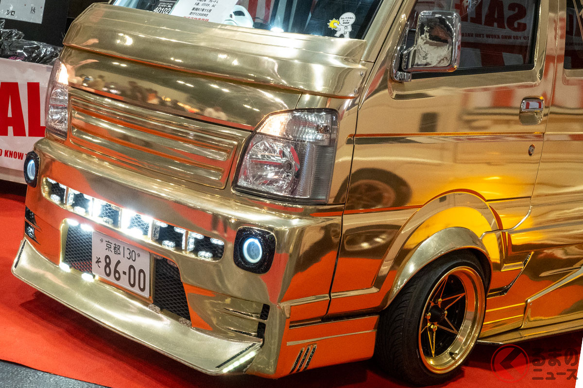 金色に光り輝く「スーパーキャリイ」