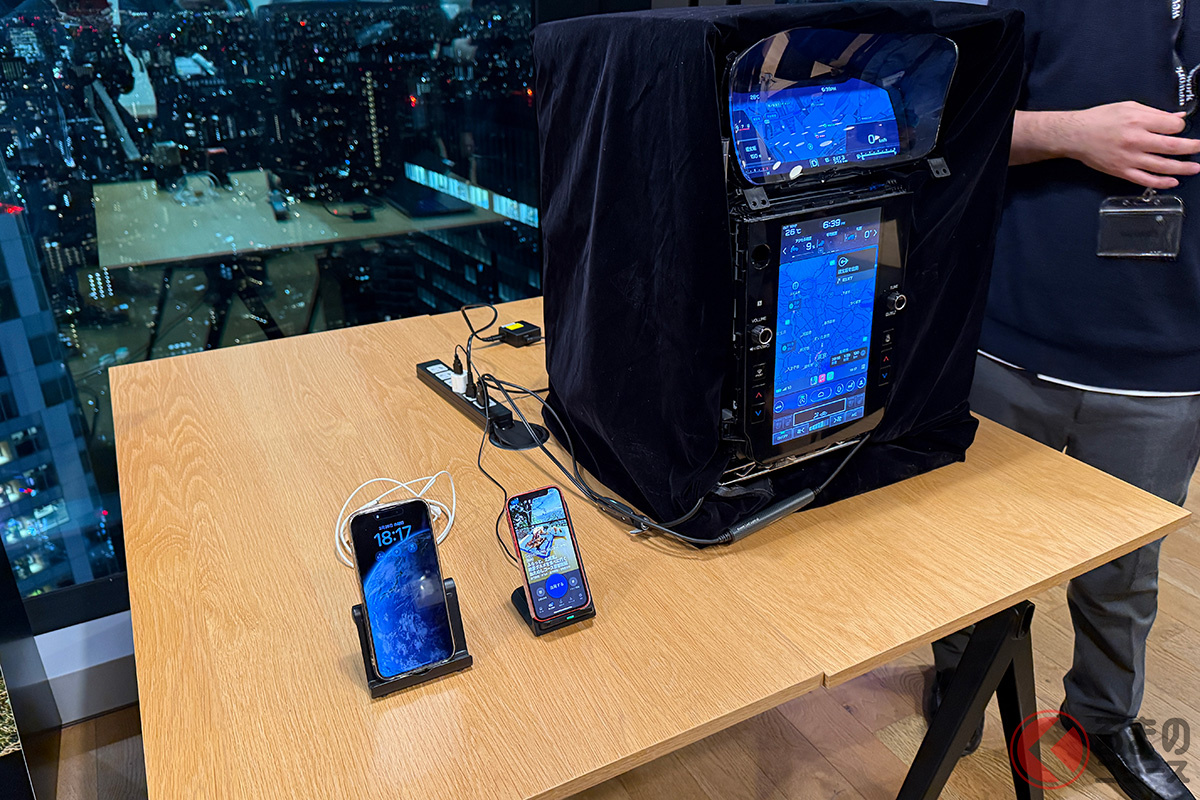 スバルはアップルと協業して横長から縦長のCarPlayを開発していた!