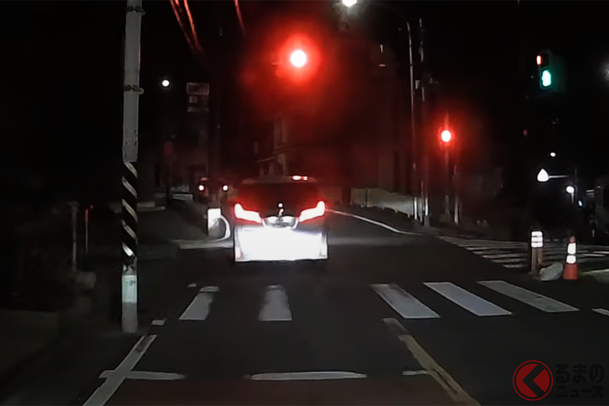 アルファードを盗難した後、信号無視をして移動している様子(画像引用:にーしこさんの友人である「池田ベアーズ」)