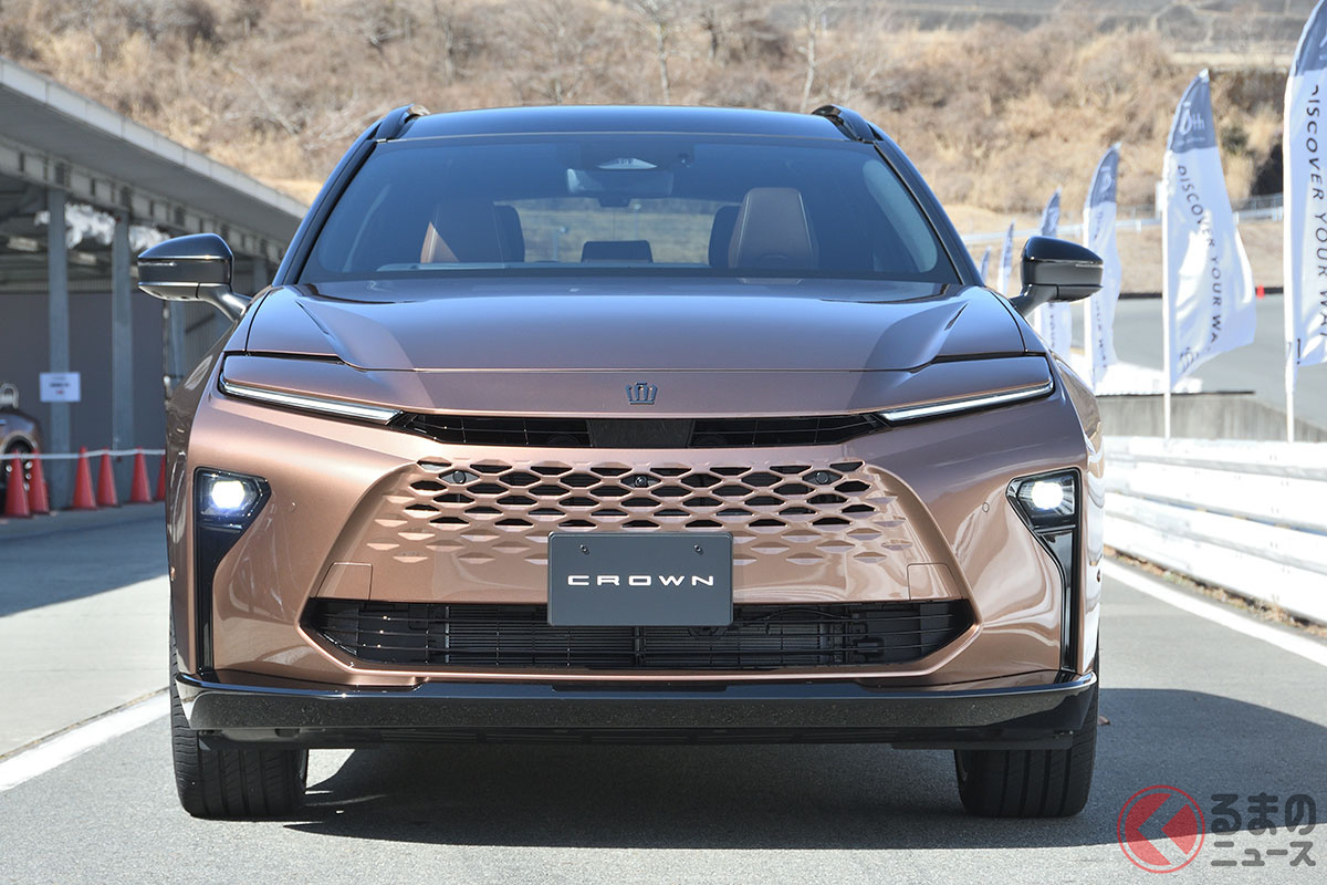 エステートはかしこまって乗らないクラウン!