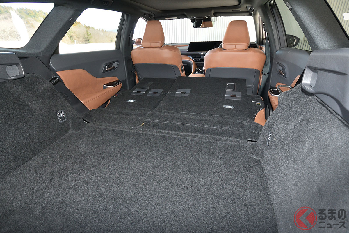 「ラゲッジ拡張ボード」を展開した状態