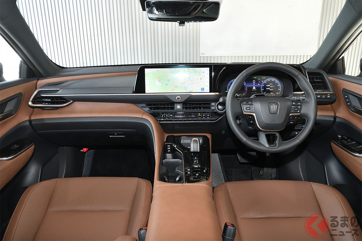 最安モデルでも豪華な内装は健在!