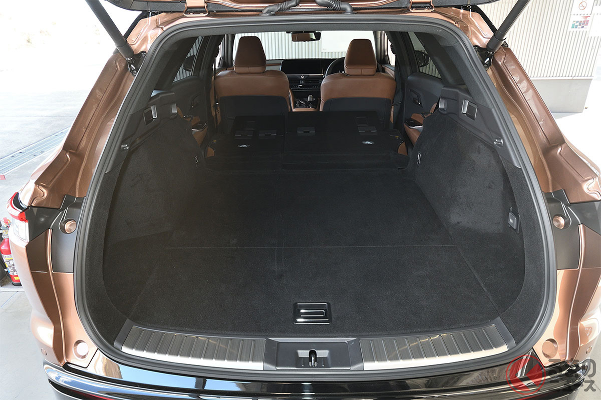 “画期的な2mの空間”で車中泊出来る!?