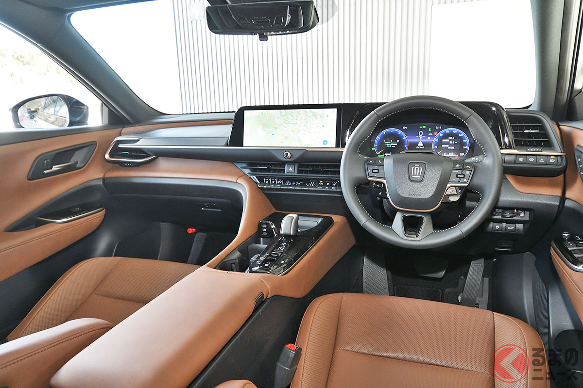 トヨタ新型「クラウンエステート」(HEVモデル)のインパネ回り