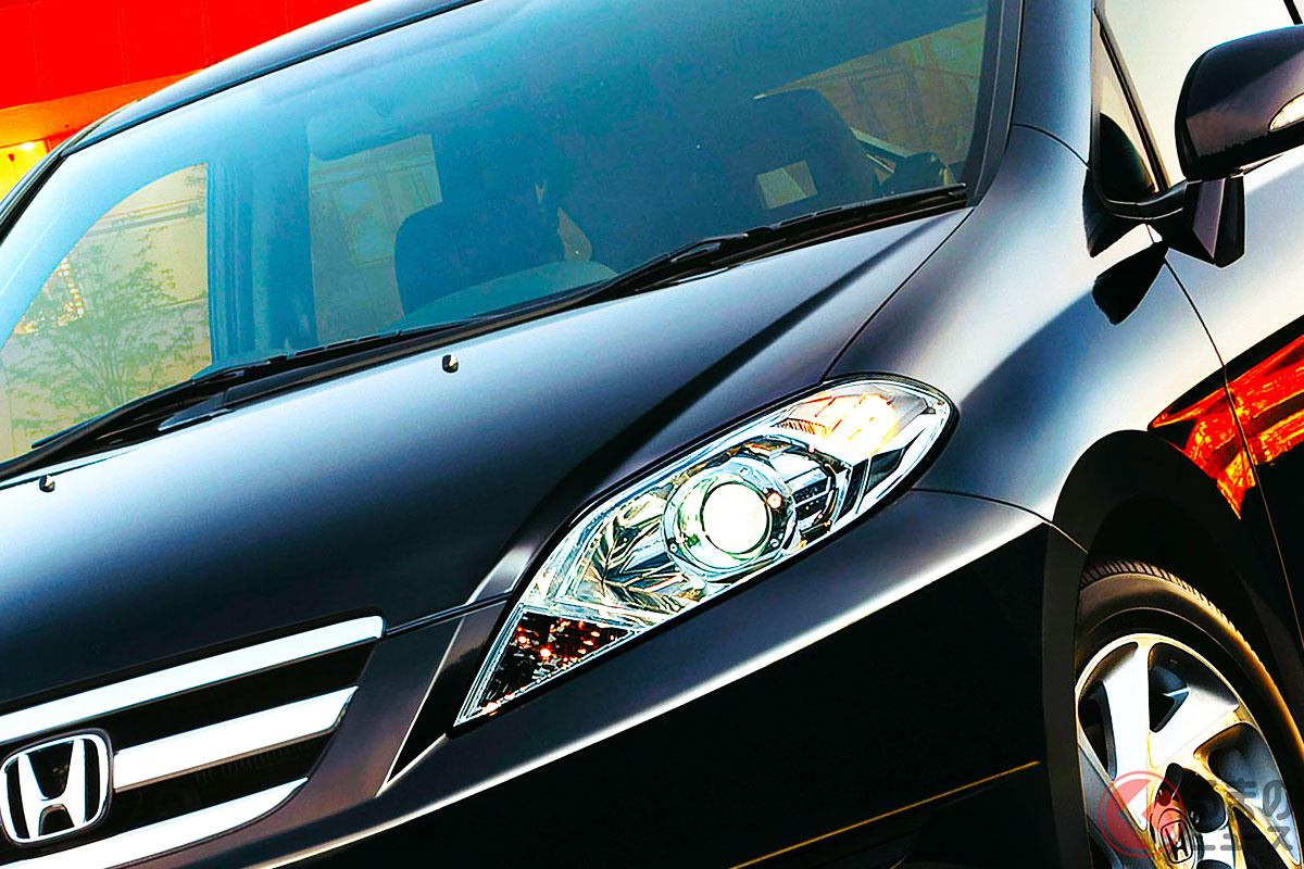 ホンダの斬新「2列×6人乗り」コンパクト・ミニバン!