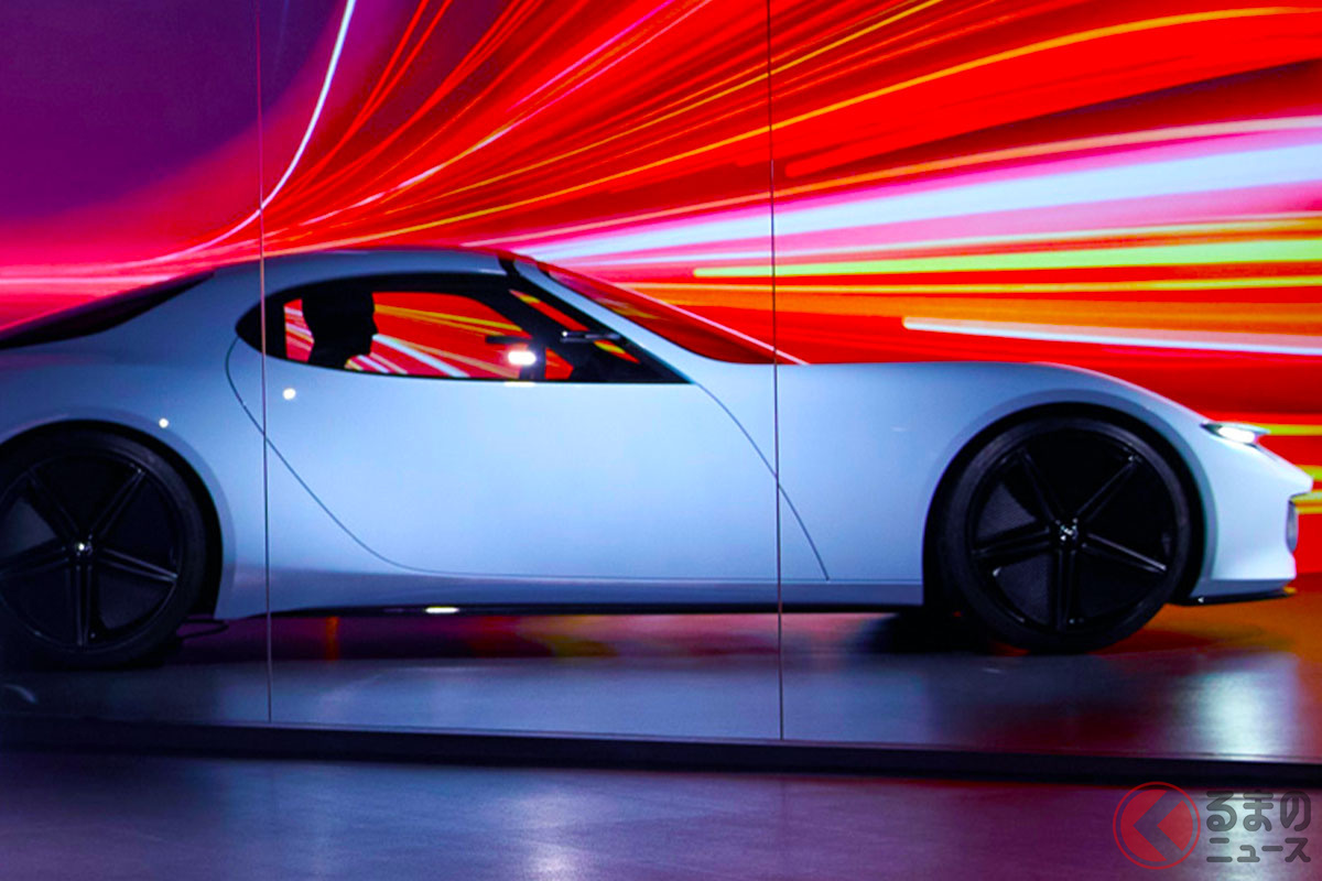 マツダが白い「最新スポーツカー」実車公開!