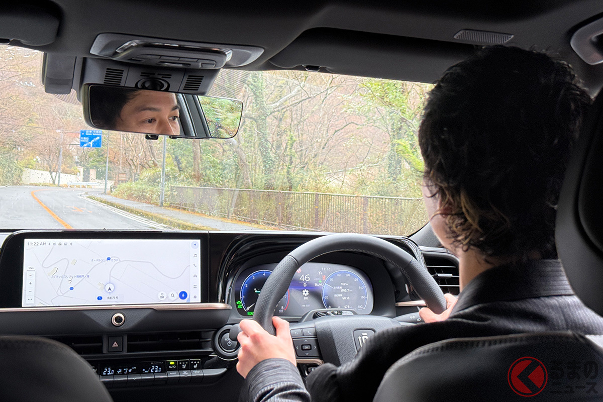 新しいクラウンエステートの乗り心地に終始驚いていた安田さん