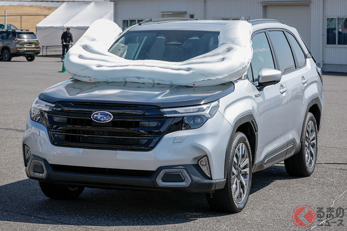 スバル新型「フォレスター」の「サイクリスト対応歩行者保護エアバッグ」デモンストレーション