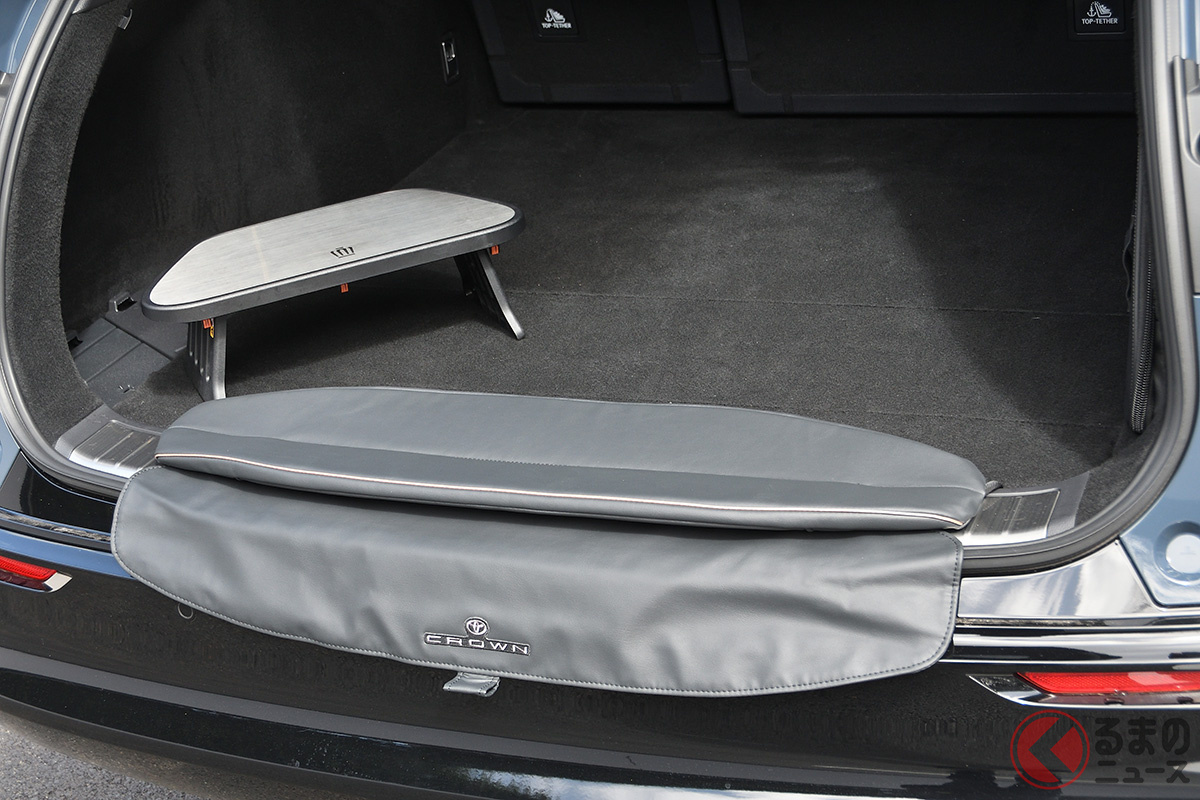 往年のクラウンワゴンを彷彿させるデッキチェア