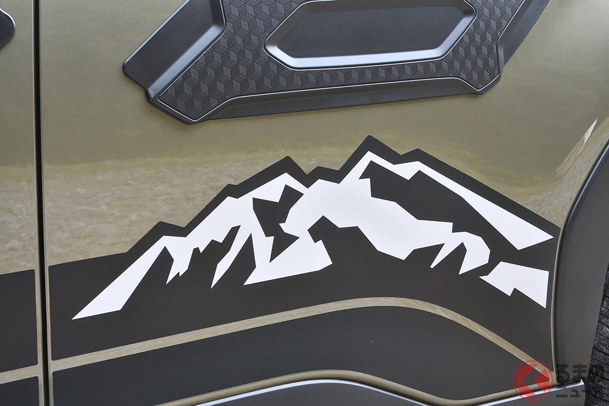 新型「フォレスター」の純正アクセサリー「ドアアンダーデカール」