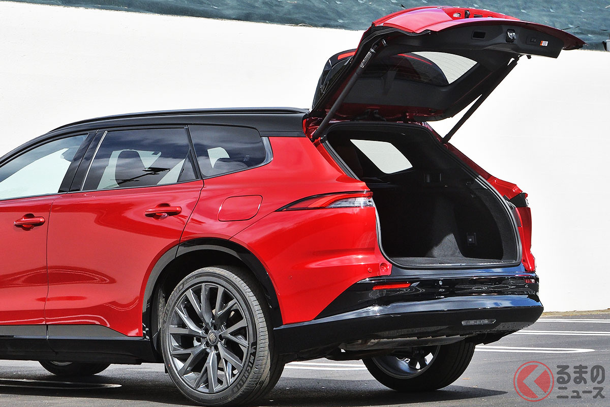 トヨタ新型「クラウンエステート」(HEVモデル)